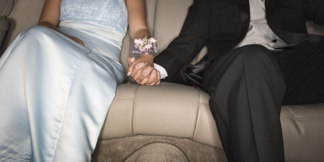 High School Couples Are Sharing Their Side-by-Side Prom and Wedding Photos on Twitter